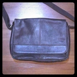 Kenneth Cole Reaction messenger bag